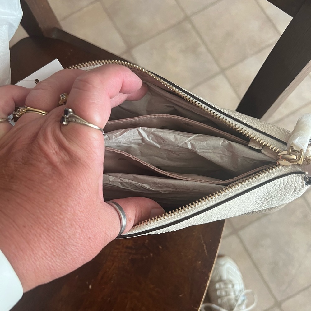 2 tone Kate spade purse - Picture 3 of 5